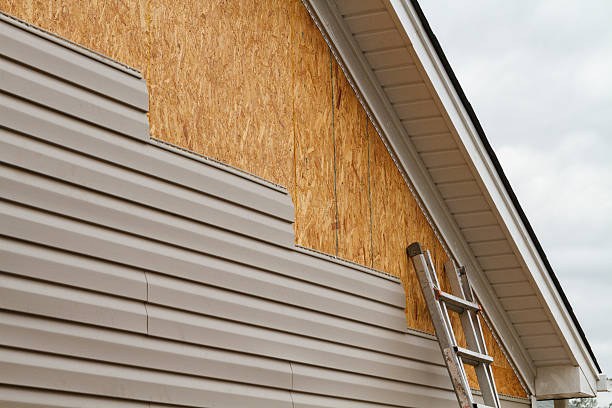 Professional Emergency Siding Repair technician working in Jonesboro, GA